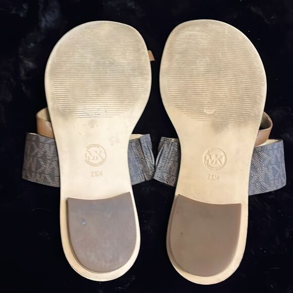 Michael Kors Pratt Logo Leather Sandals - Picture 5 of 8